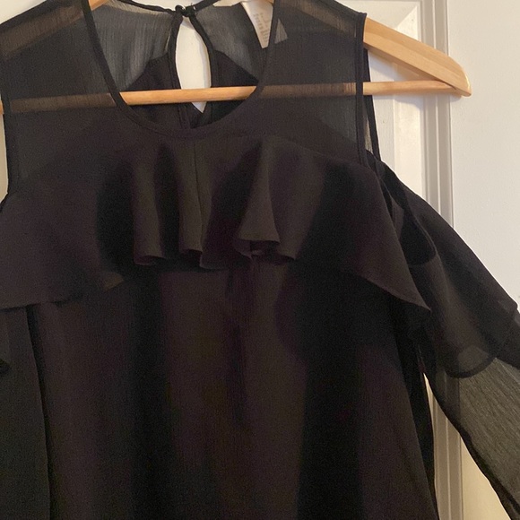H&M Off the Shoulder Blouse - Picture 3 of 3